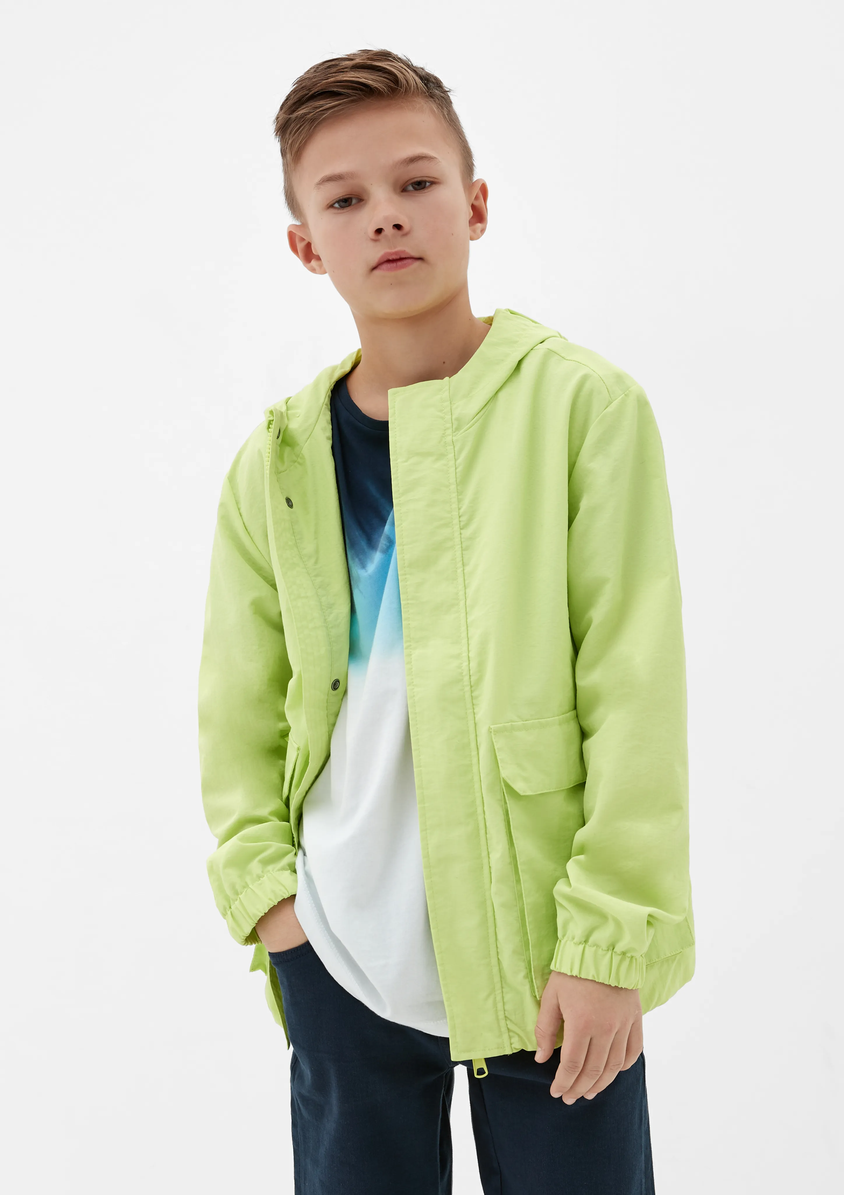 Windbreaker mit Kapuze